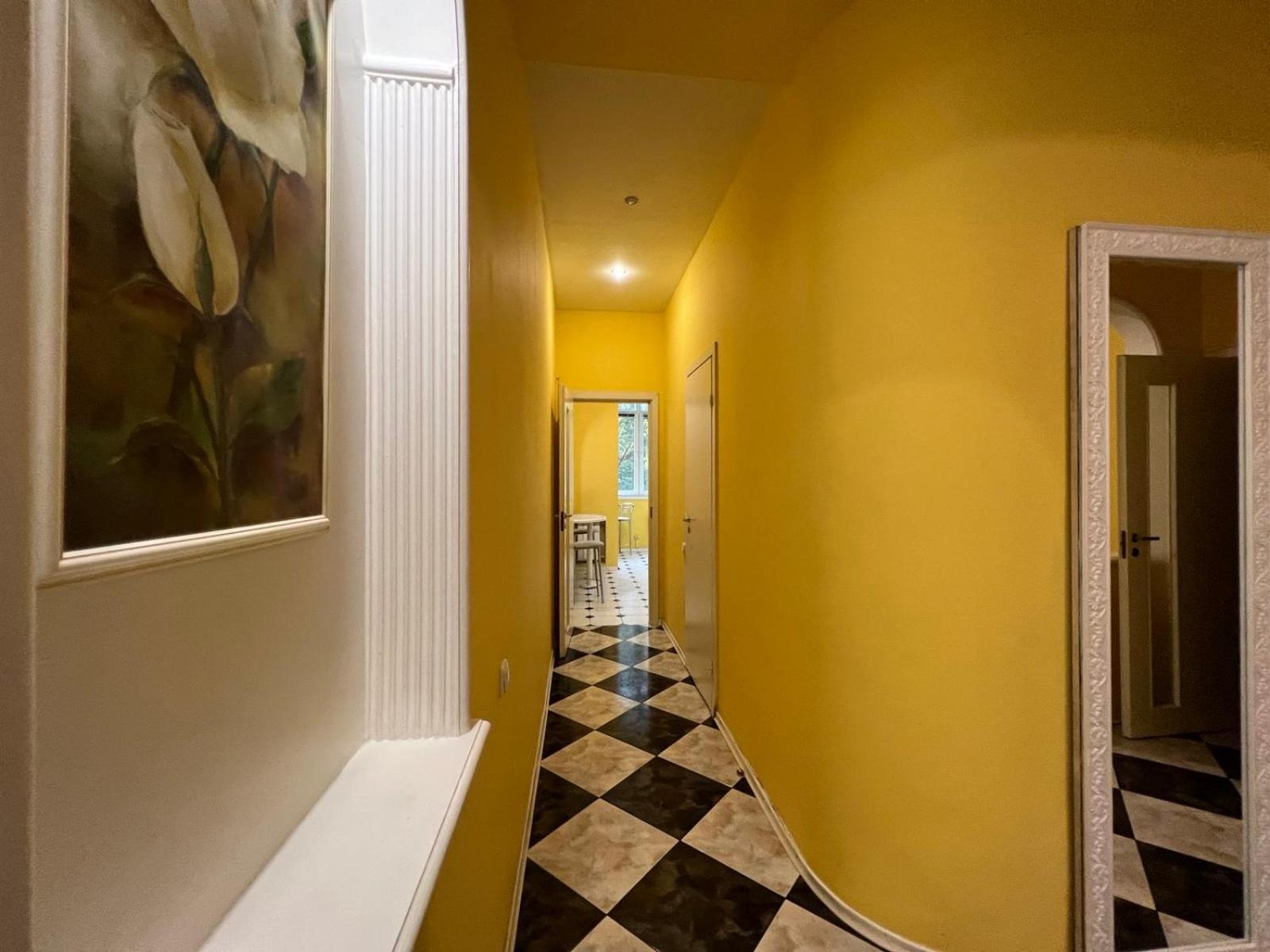 Apartment Near Gulliver Киев Экстерьер фото